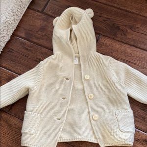 Bear hooded sweater